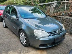 Grün Gebraucht 2005 VW Golf V Kleinwagen | 1.699 € (Fairer Preis)