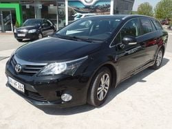 Schwarz metallic Gebraucht 2013 Toyota Avensis Comfort Kombi | 15.790 €