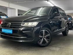 Deep black perleffekt Gebraucht 2023 VW Tiguan Life SUV | 26.480 € (Superpreis)