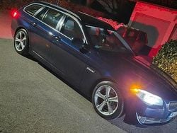 Blau Gebraucht 2010 BMW 530 Kombi | 7.900 € (Fairer Preis)