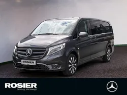 Grau / graphitgrau Gebraucht 2022 Mercedes Vito Van / Kleinbus | 40.390 € (Etwas zu teuer)
