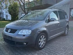 Grau Gebraucht 2005 VW Touran Highline Van / Kleinbus | 1.999 € (Guter Preis)
