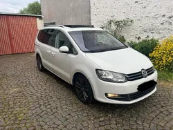 Weiß Gebraucht 2016 VW Sharan Highline Van / Kleinbus | 19.499 € (Fairer Preis)