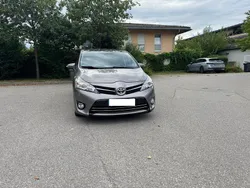 Grau Gebraucht 2015 Toyota Verso Skyview Edition Van / Kleinbus | 6.500 € (Superpreis)