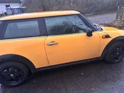 Gelb Gebraucht 2009 Mini Cooper Coupé Coupé | 4.000 €