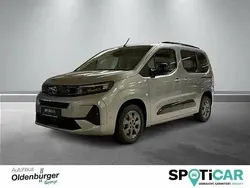 Lackierung weiss (weiß) Gebraucht 2024 Opel Vivaro Edition Van | 29.631 € (Fairer Preis)