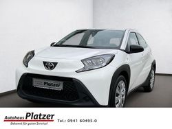 Pure) white ii (weiss Gebraucht 2022 Toyota Aygo Play Kleinwagen | 12.780 € (Guter Preis)