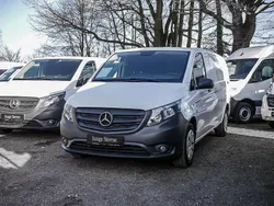 Arktikweiß Gebraucht 2023 Mercedes Vito Van / Kleinbus | 31.773 € (Fairer Preis)