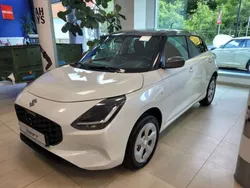 Weiß Gebraucht 2025 Suzuki Swift Comfort Kleinwagen | 22.990 € (Teuer)