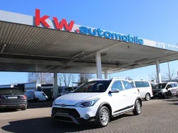 Weiß Gebraucht 2018 Hyundai i20 Active Limousine | 9.900 € (Fairer Preis)