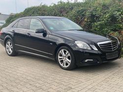 Schwarz Gebraucht 2009 Mercedes E200 Avantgarde Limousine | 8.500 € (Teuer)