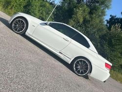 Weiß Gebraucht 2010 BMW 320 Cabriolet Cabrio | 13.900 €