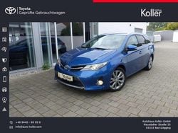 Blau Gebraucht 2014 Toyota Auris Hybrid Life+ Kombi | 11.900 € (Guter Preis)