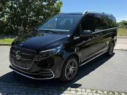 Schwarz Gebraucht 2024 Mercedes V300 Avantgarde Van / Kleinbus | 76.990 € (Teuer)