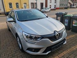 Silber Gebraucht 2016 Renault Mégane IV Kleinwagen | 9.800 €