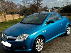 Blau Gebraucht 2004 Opel Tigra Cabrio | 1.350 € (Fairer Preis)