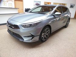 Lunarsilber Gebraucht 2023 Kia Ceed Sportswagon Plus Kombi | 31.900 € (Teuer)