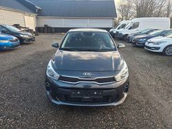Braun Gebraucht 2017 Kia Rio DREAM-TEAM Edition Limousine | 4.800 €