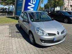 Silber Gebraucht 2006 Renault Clio II Limousine | 1.999 € (Teuer)