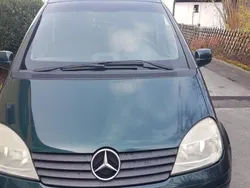 Grün Gebraucht 2005 Mercedes Vaneo Van / Kleinbus | 2.500 €