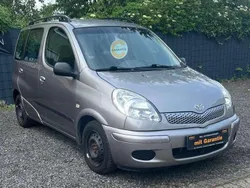 Grey metallic Gebraucht 2005 Toyota Yaris Verso Van / Kleinbus | 3.499 € (Fairer Preis)