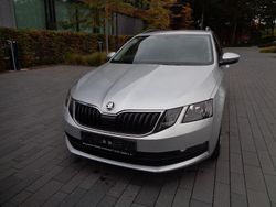Silber Gebraucht 2018 Skoda Octavia Ambition Kombi | 10.300 € (Guter Preis)