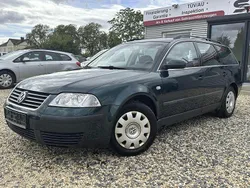 Grün Gebraucht 2001 VW Passat Basis Kombi | 799 € (Superpreis)