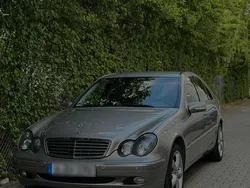 Grau Gebraucht 2004 Mercedes C200 Limousine | 2.400 € (Fairer Preis)