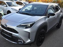 Shimmering silver metallic, dach schwarz Gebraucht 2022 Toyota Yaris Hybrid Edition | 25.900 € (Etwas zu teuer)