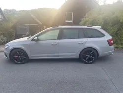 Grau Gebraucht 2017 Skoda Octavia RS Kombi | 17.999 € (Fairer Preis)