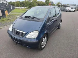 Blau Gebraucht 2003 Mercedes A160 Classic Kleinwagen | 1.980 € (Fairer Preis)