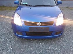Blau Gebraucht 2006 Suzuki Swift Kleinwagen | 2.600 € (Fairer Preis)