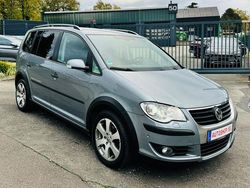 Grau Gebraucht 2009 VW Touran Freestyle Van / Kleinbus | 5.690 € (Fairer Preis)