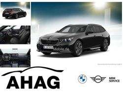 Saphirschwarz metallic Neu 2025 BMW 520 M Sport Kombi | 60.890 € (Fairer Preis)