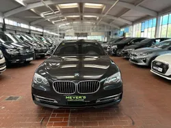 Grau Gebraucht 2014 BMW 750L Performance Limousine | 26.500 €