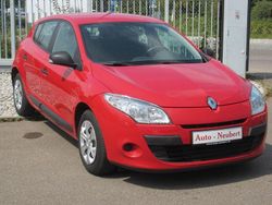 Rot Gebraucht 2011 Renault Mégane III Authentique Limousine | 6.250 € (Fairer Preis)