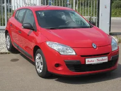 Rot Gebraucht 2011 Renault Mégane III Authentique Limousine | 6.250 € (Fairer Preis)