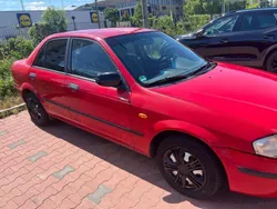 Rot Gebraucht 1999 Mazda 323 Limousine | 1.500 €