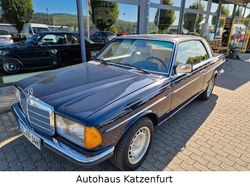 Blau Gebraucht 1984 Mercedes 230 Limousine | 14.290 €