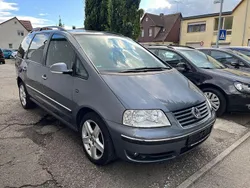 Grau Gebraucht 2009 VW Sharan Trendline Van / Kleinbus | 5.599 € (Fairer Preis)