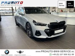 Brooklyn grau Gebraucht 2025 BMW 520 M Sport Kombi | 58.490 € (Guter Preis)