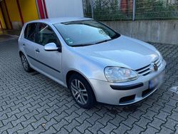 Silber Gebraucht 2004 VW Golf V Kleinwagen | 2.999 € (Teuer)