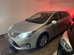 Silber Gebraucht 2013 Toyota Avensis Kombi | 6.500 € (Guter Preis)