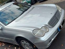 Silber Gebraucht 2001 Mercedes C180 Classic Limousine | 2.900 €