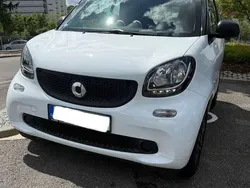 Weiß Gebraucht 2018 Smart ForTwo Coupé Coupé | 11.500 €