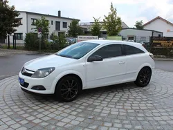 Weiß Gebraucht 2008 Opel Astra GTC Innovation Coupé | 3.300 € (Guter Preis)