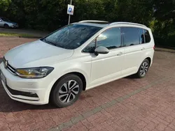 Weiß Gebraucht 2021 VW Touran Active Van / Kleinbus | 28.600 € (Fairer Preis)
