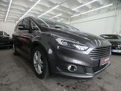 Grau Gebraucht 2018 Ford S-MAX Titanium Van / Kleinbus | 10.499 € (Superpreis)