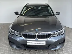 Mineralgrau metallic Gebraucht 2022 BMW 320 Kombi | 25.279 € (Guter Preis)