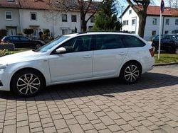Weiß Gebraucht 2019 Skoda Octavia Soleil Kombi | 17.500 € (Guter Preis)